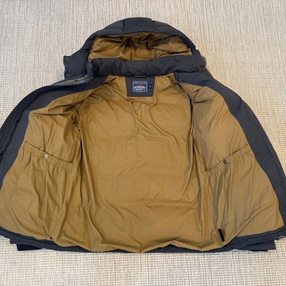 Faherty Mens Polar Fjord Puffer Jacket - Size M - Picture 4 of 9
